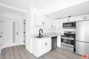 1610 S Beverly Glen Blvd Apt 10 #10 - Photo 1 of 1