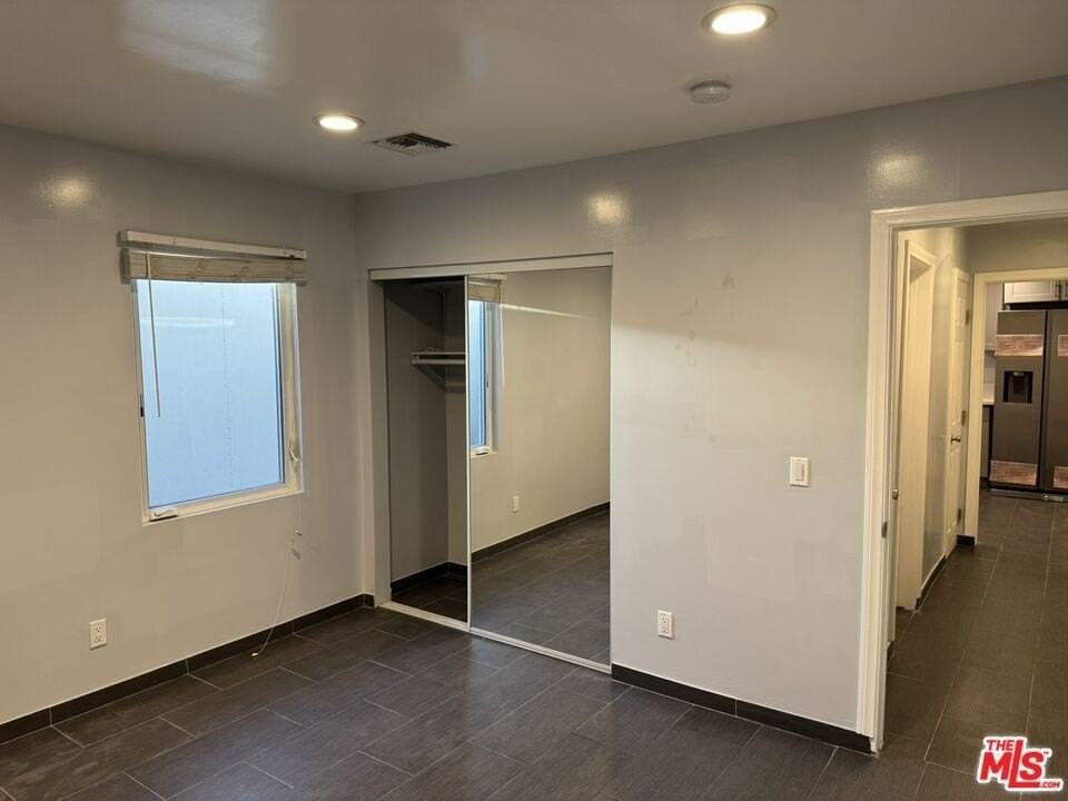 15746 Magnolia Blvd - Photo 2 of 8