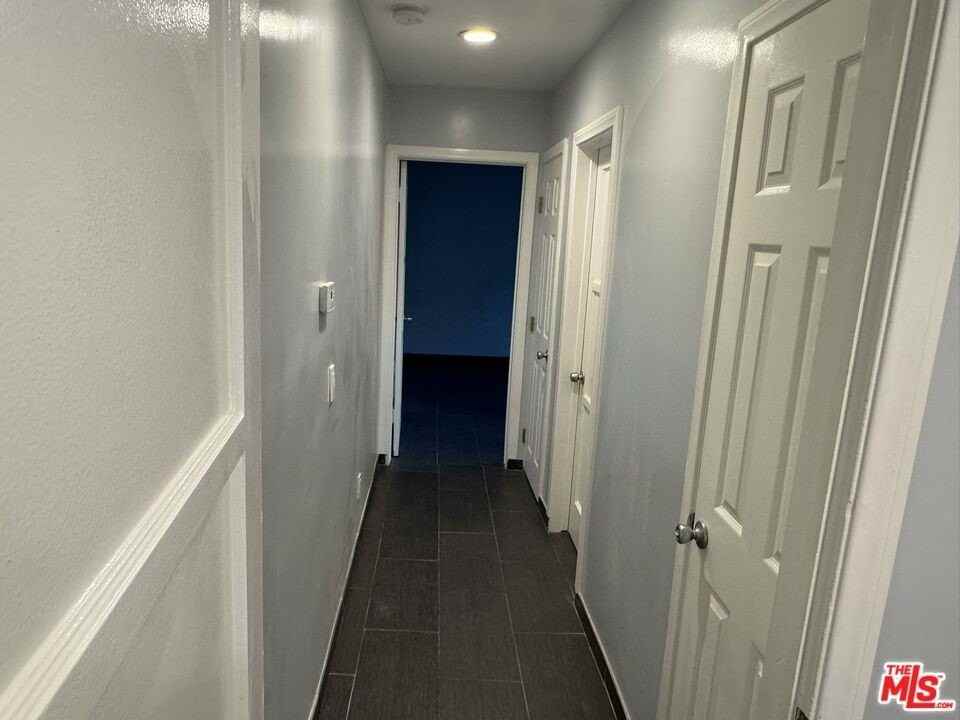 15746 Magnolia Blvd - Photo 6 of 8