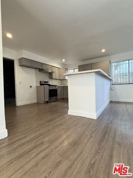 1505 S Dunsmuir Ave - Photo 2 of 16