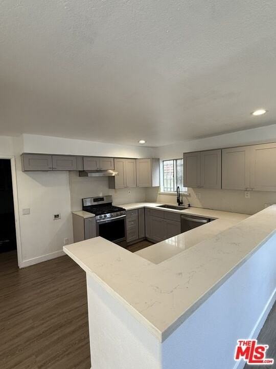 1505 S Dunsmuir Ave - Photo 3 of 16