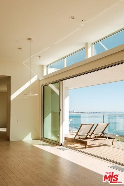 18223 Coastline Dr - Photo 6 of 25