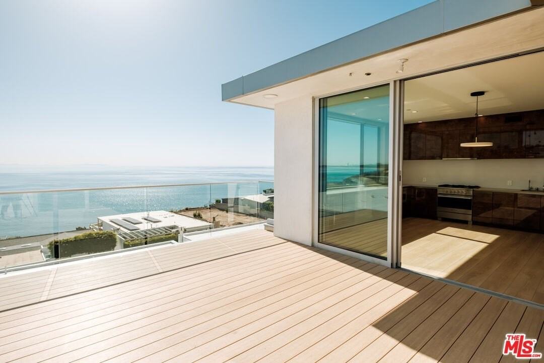 18225 Coastline Dr - Photo 6 of 23