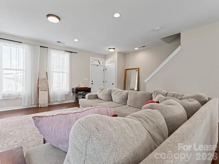 133 Capital Ave Apt E #E - Photo 5 of 30