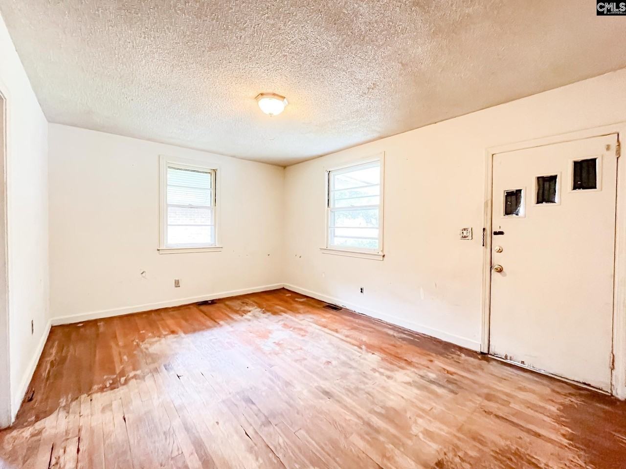 4814 Norman St - Photo 3 of 11