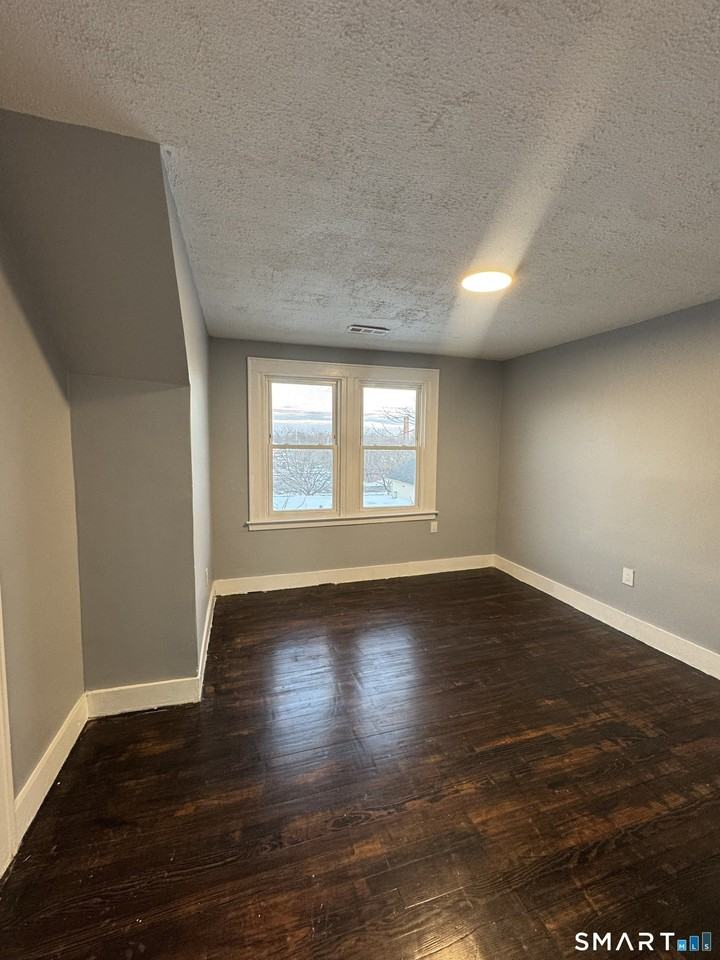 10 Lester St Apt 3 #3 - Photo 5 of 10