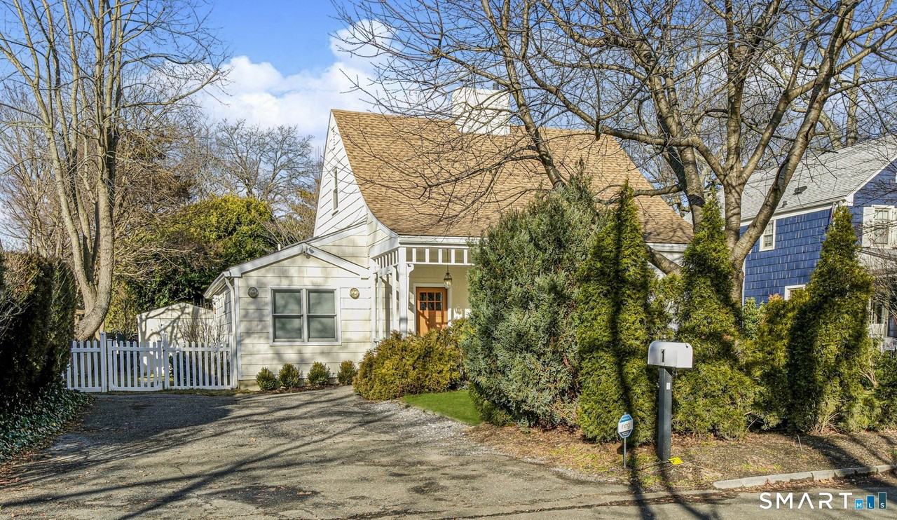 1 Old Kings Hwy - Photo 2 of 37