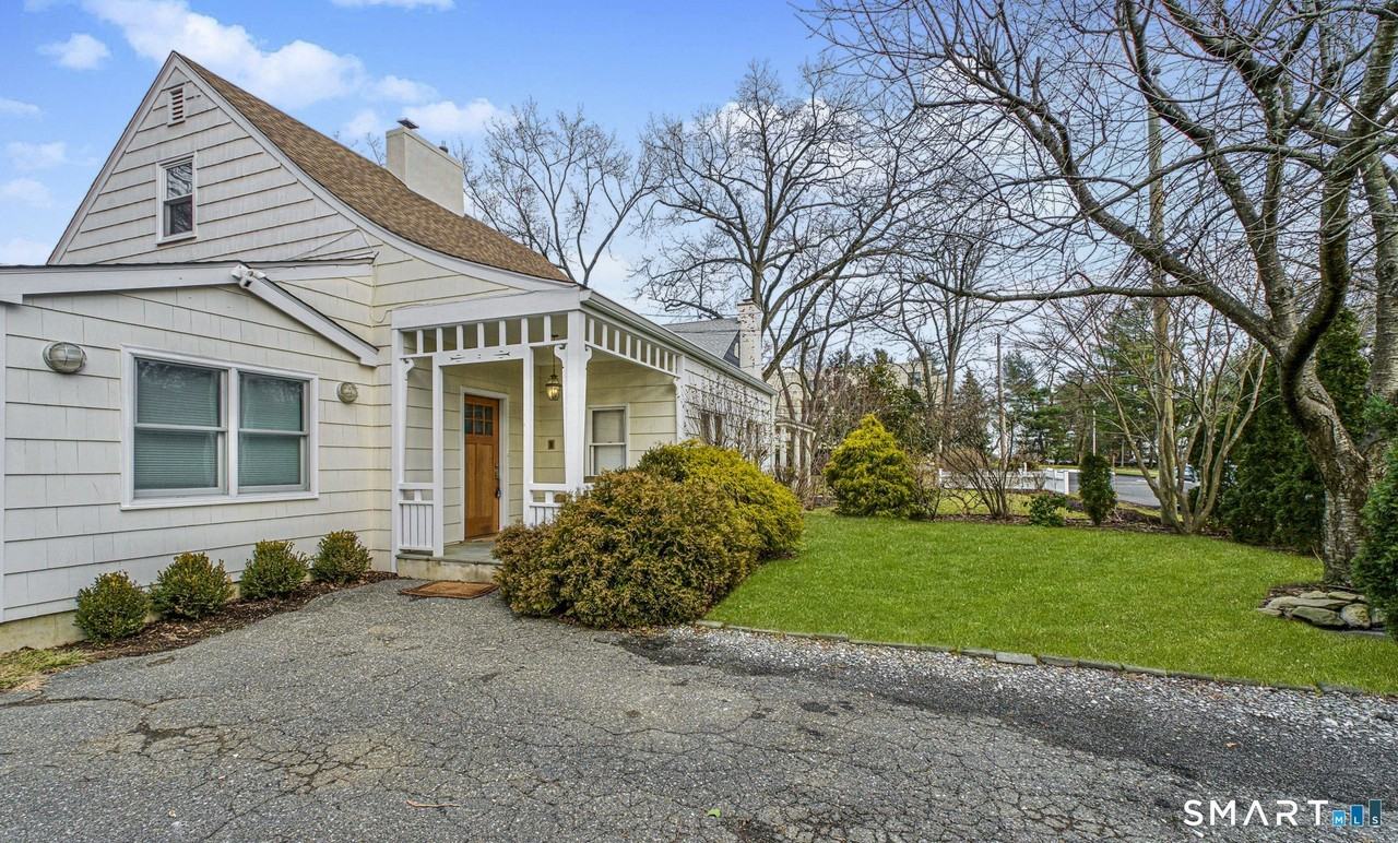 1 Old Kings Hwy - Photo 3 of 37