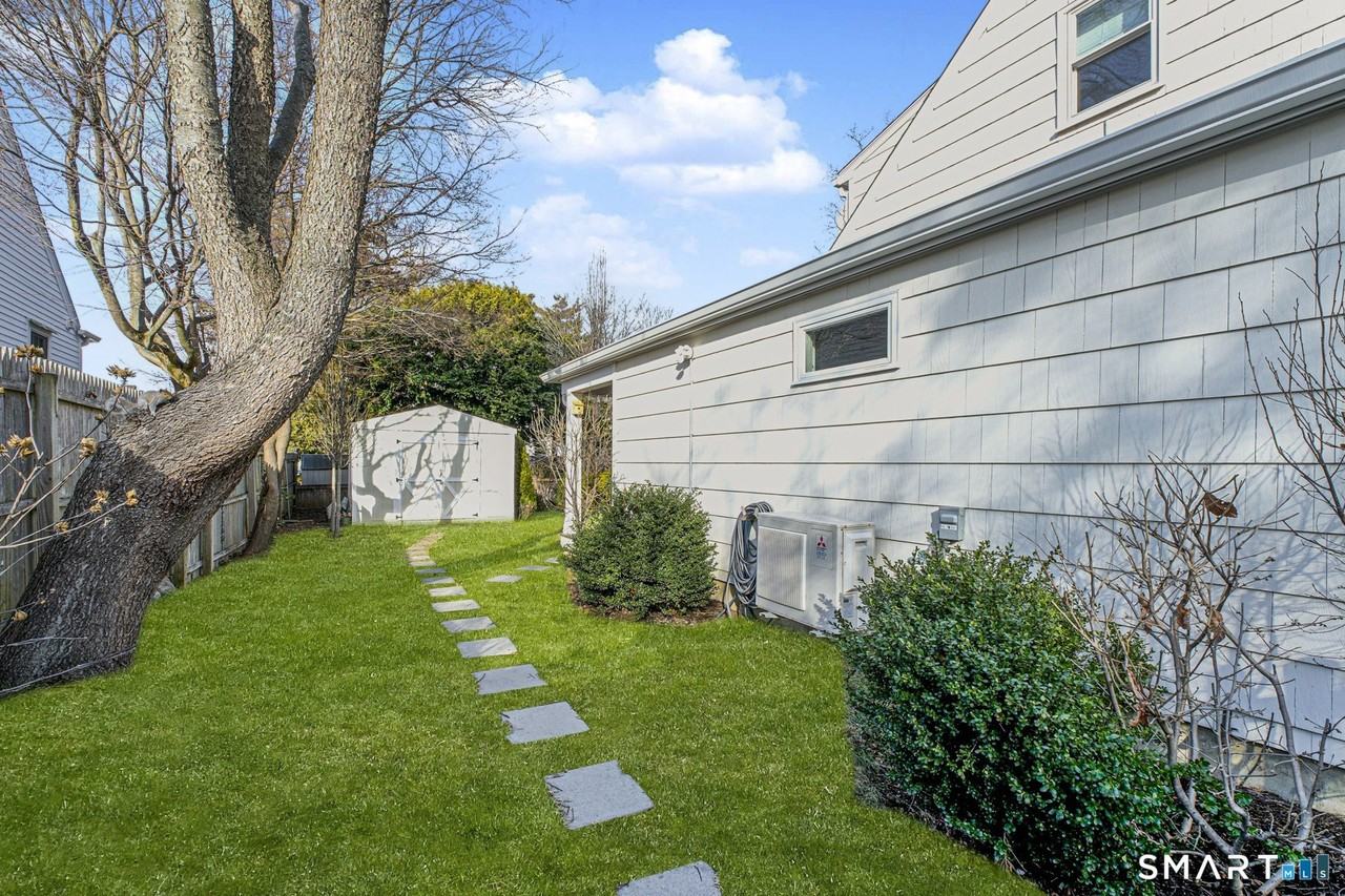 1 Old Kings Hwy - Photo 4 of 37