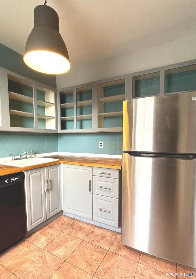 70 Strawberry Hill Ave Apt 4-3a #4-3A - Photo 7 of 22