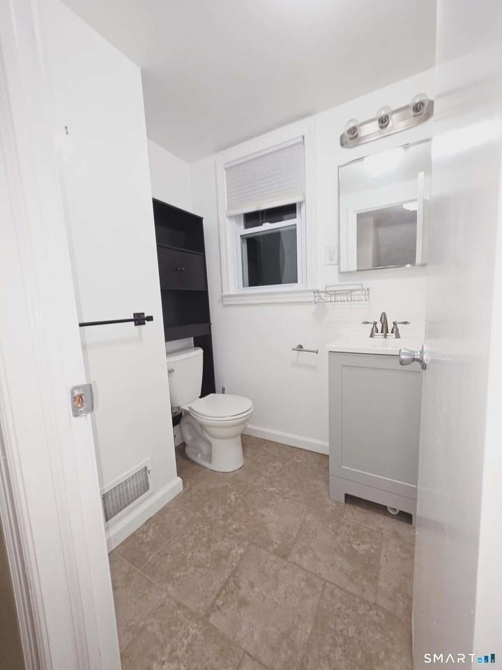 271 Gaylord Dr - Photo 3 of 24