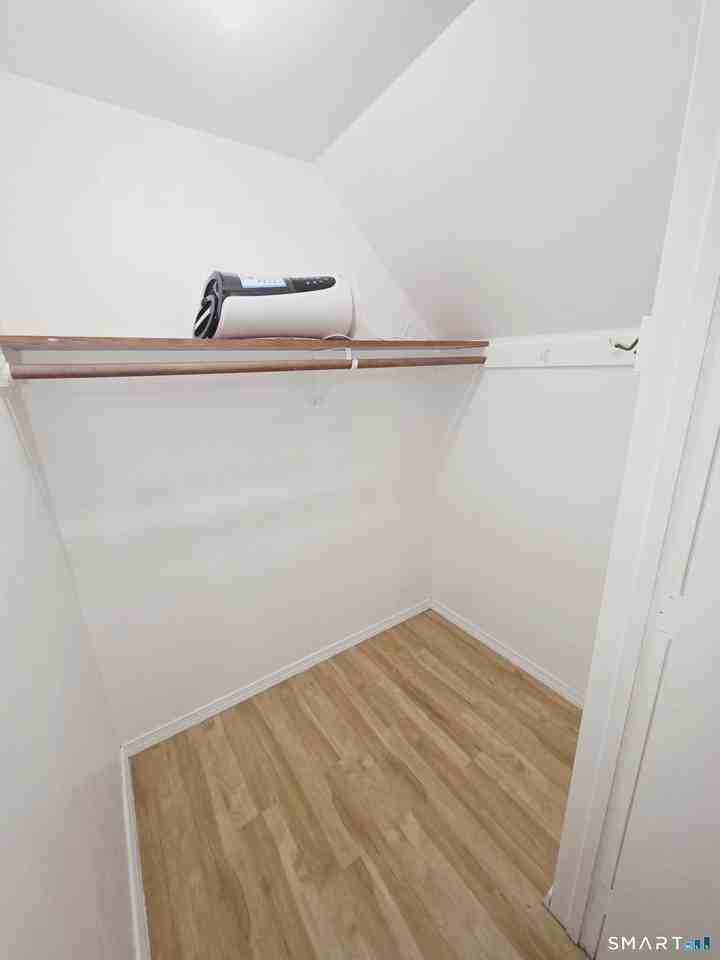 271 Gaylord Dr - Photo 5 of 24