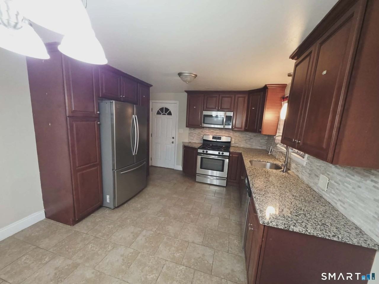 271 Gaylord Dr - Photo 6 of 24