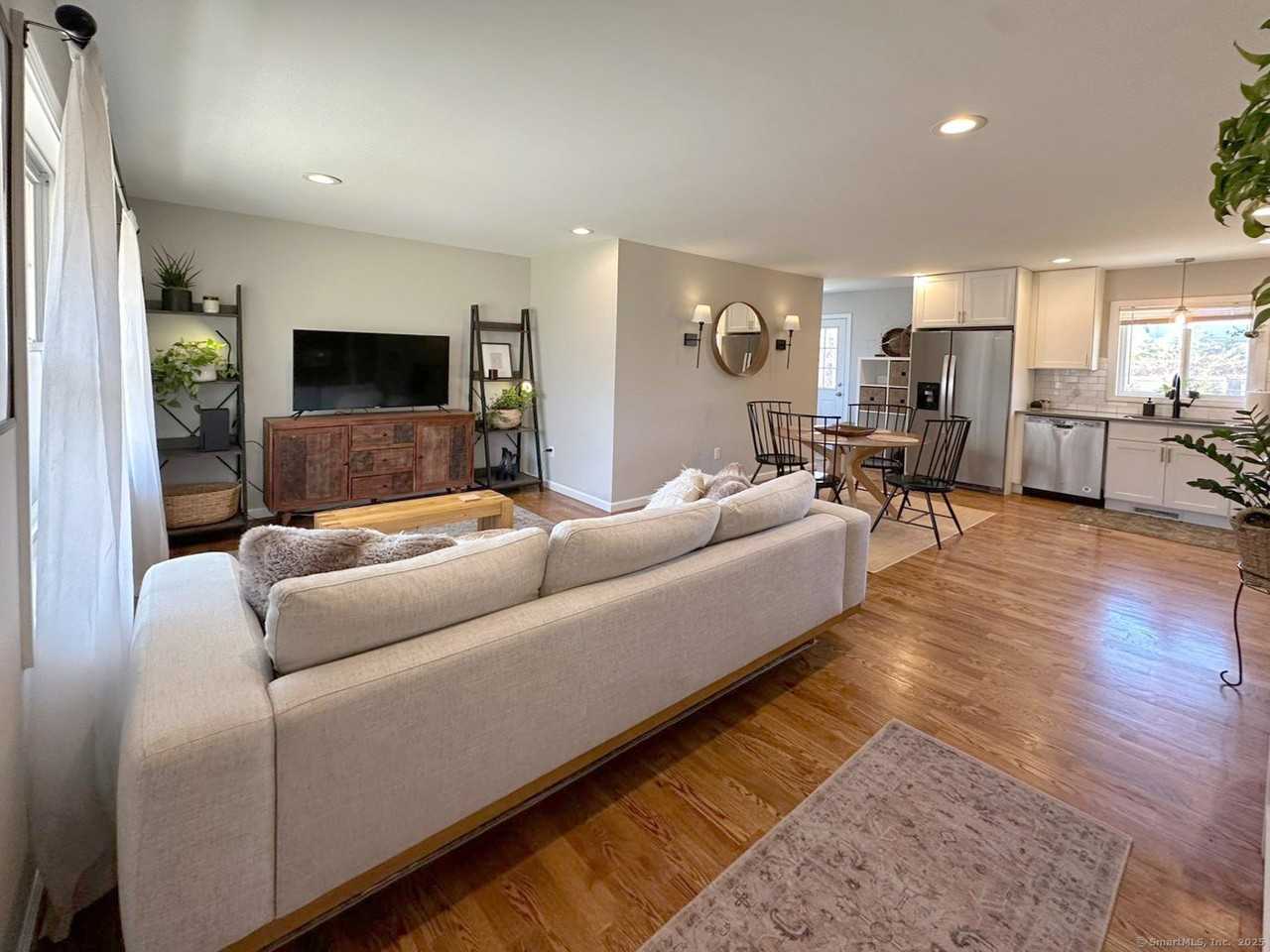 55 Overbrook Rd - Photo 4 of 21