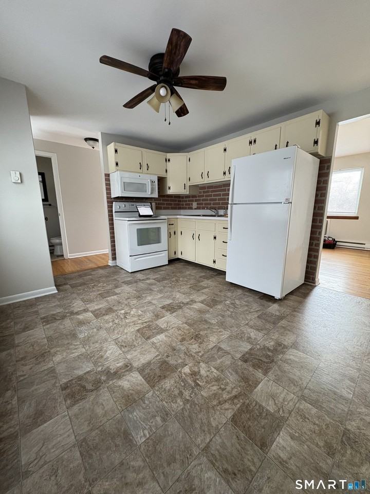 273 Queen St Apt 17c #17C - Photo 3 of 8