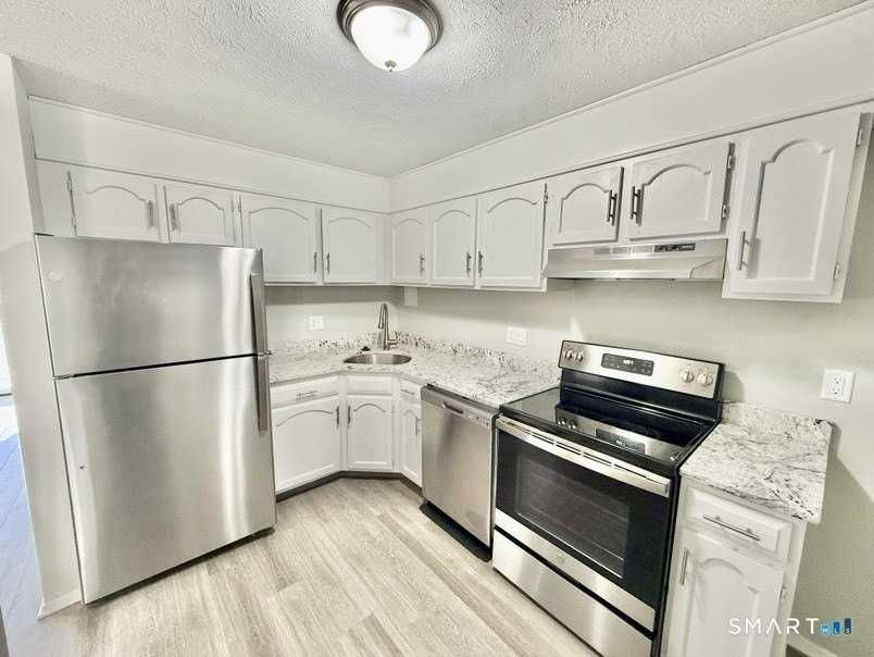 164 Towne House Rd Unit 164 #164 - Photo 6 of 11