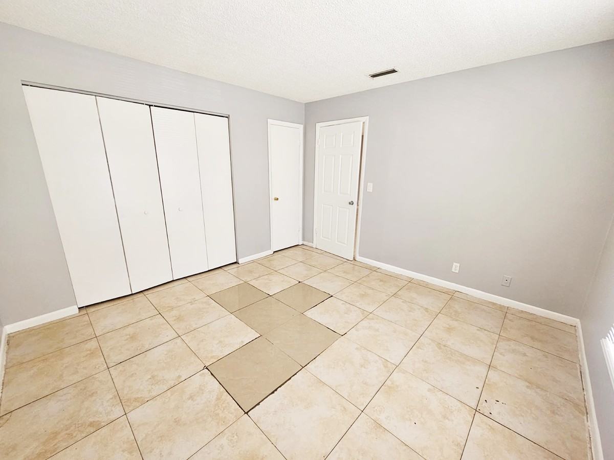 1441 NW 22nd Street - Photo 5 of 28