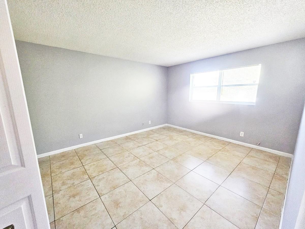 1441 NW 22nd Street - Photo 6 of 28