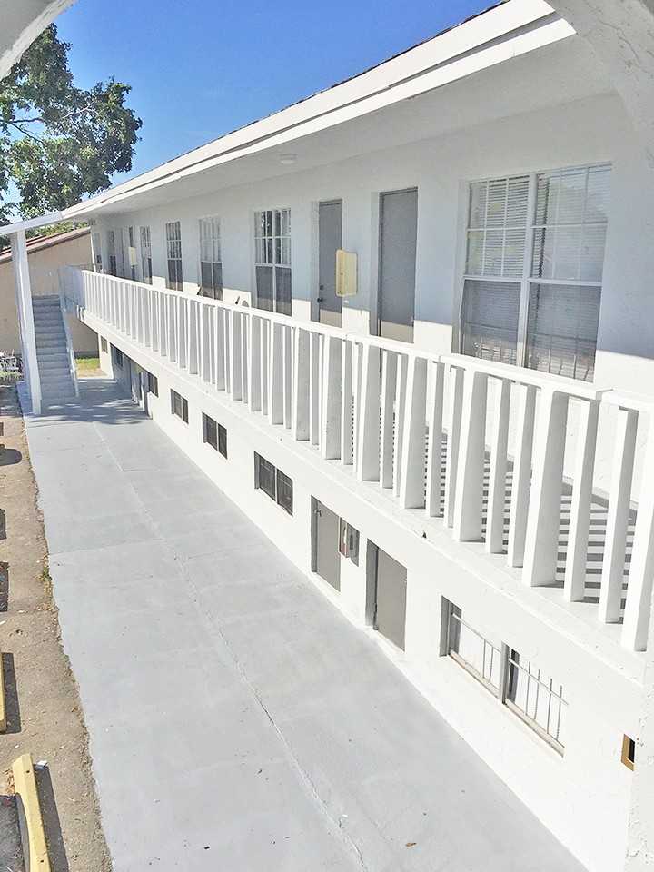 1441 NW 22nd Street - Photo 3 of 34