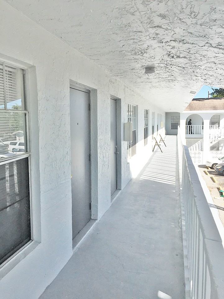 1441 NW 22nd Street - Photo 4 of 34