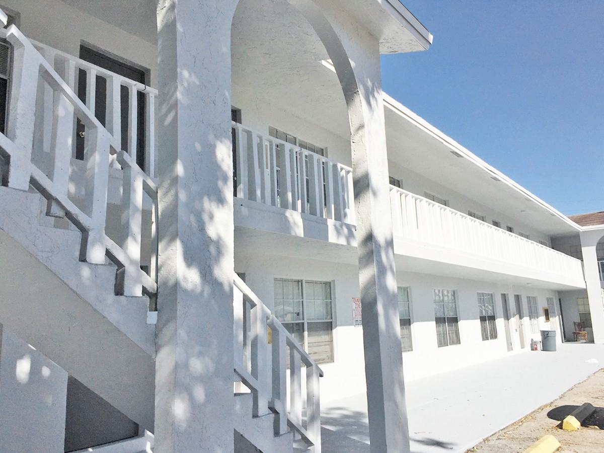 1441 NW 22nd Street - Photo 5 of 34