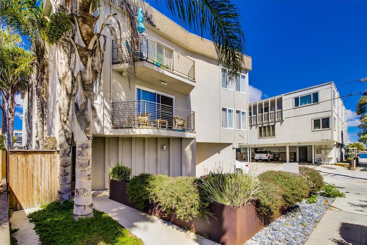 3630 Bayside Lane - Photo 2 of 26