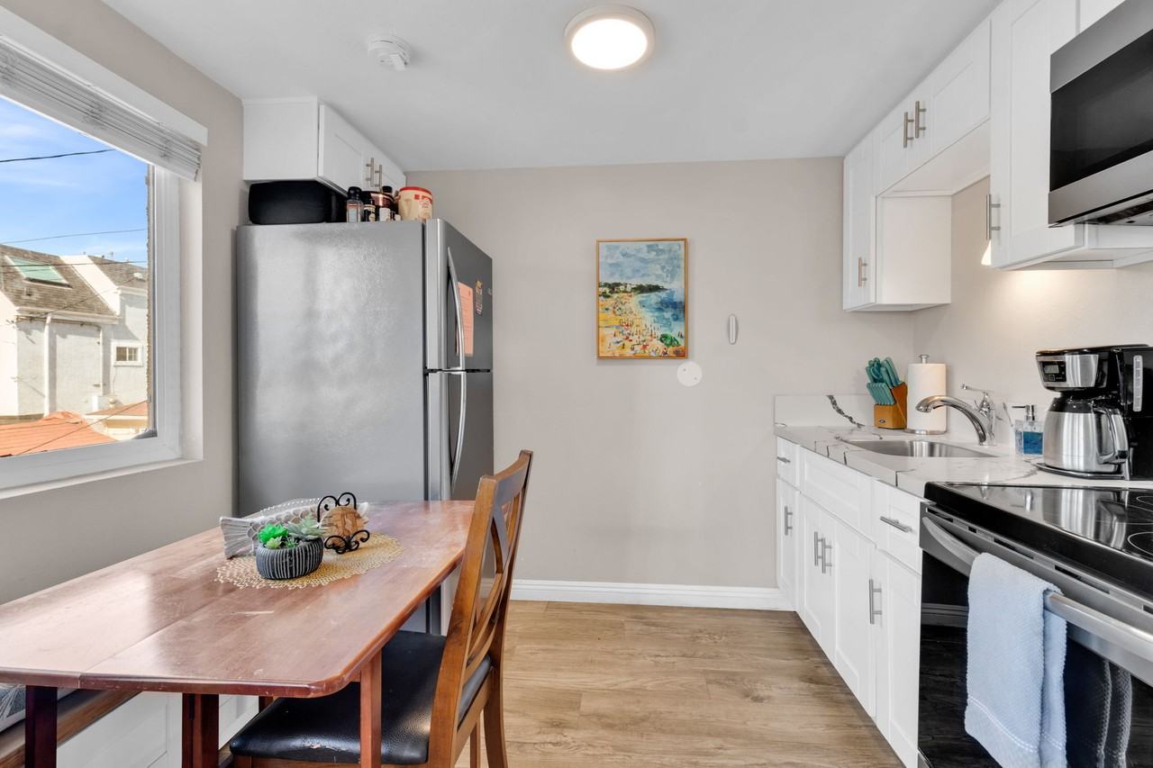 3630 Bayside Lane - Photo 6 of 26