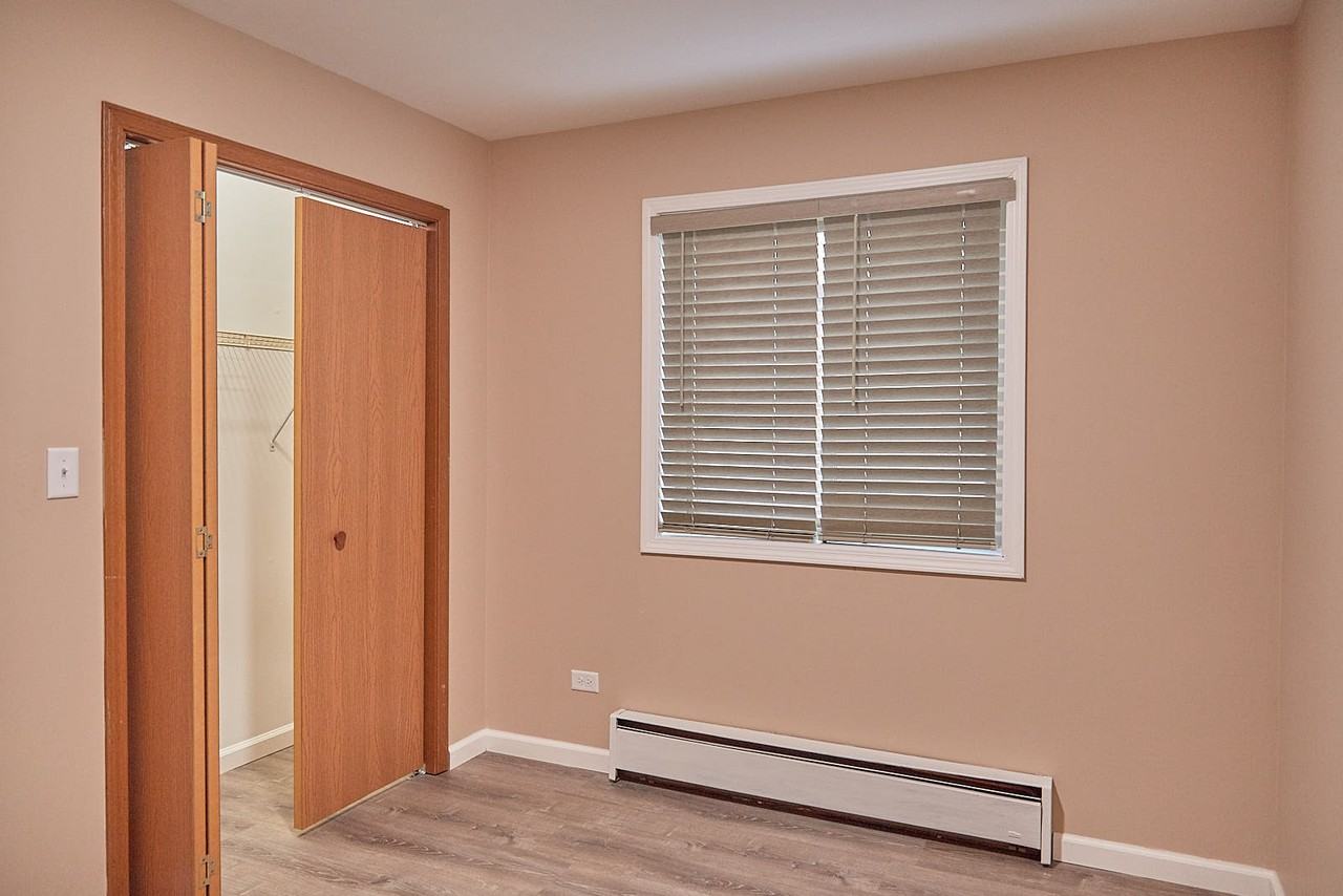 405.5-411 Mondamin - Photo 5 of 7