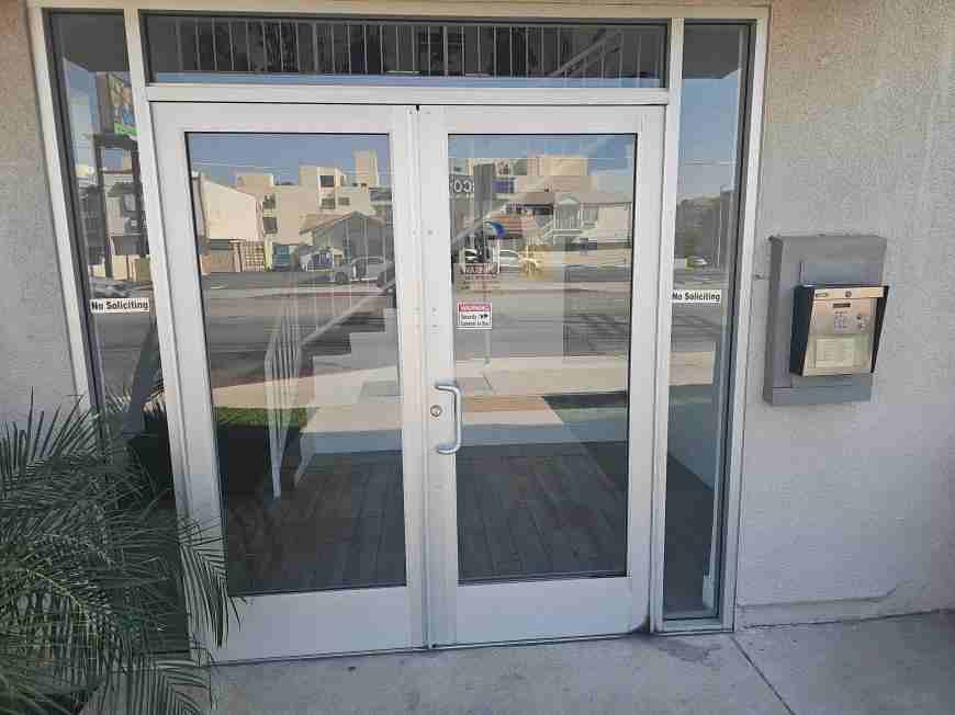 20964 Vanowen St - Photo 4 of 10