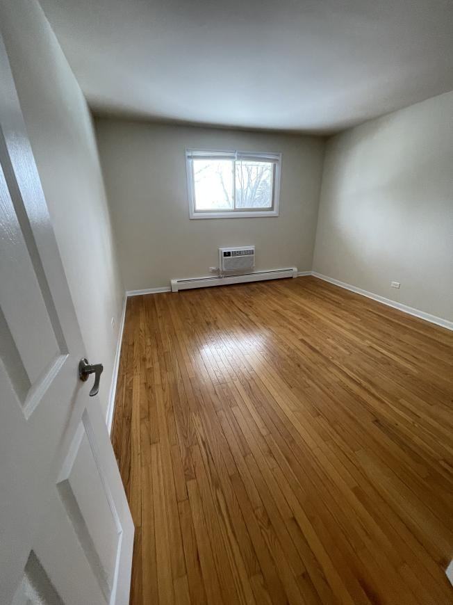 880 N Milwaukee Ave - Photo 7 of 10