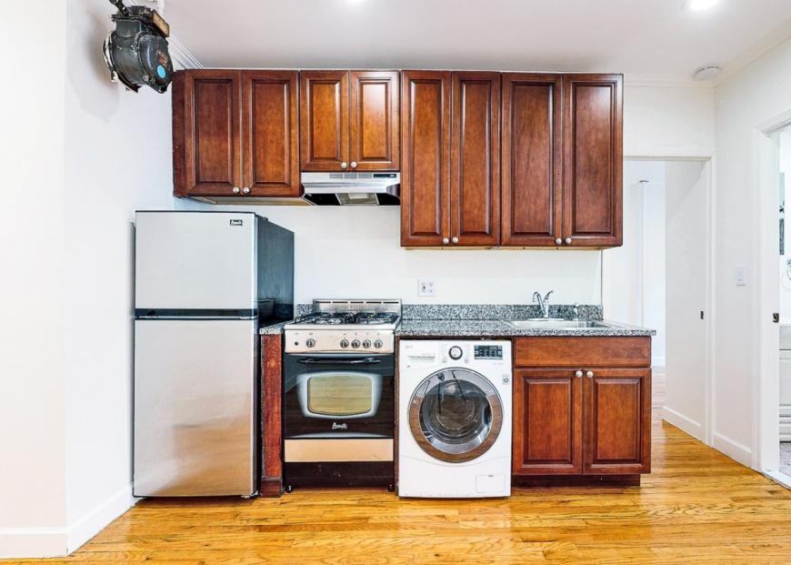 474 W 150th St - Photo 6 of 7