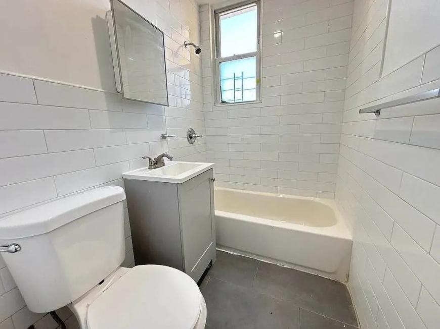 652 Soundview Ave - Photo 6 of 6