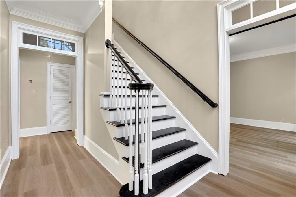 2020 Oak Ln - Photo 6 of 32