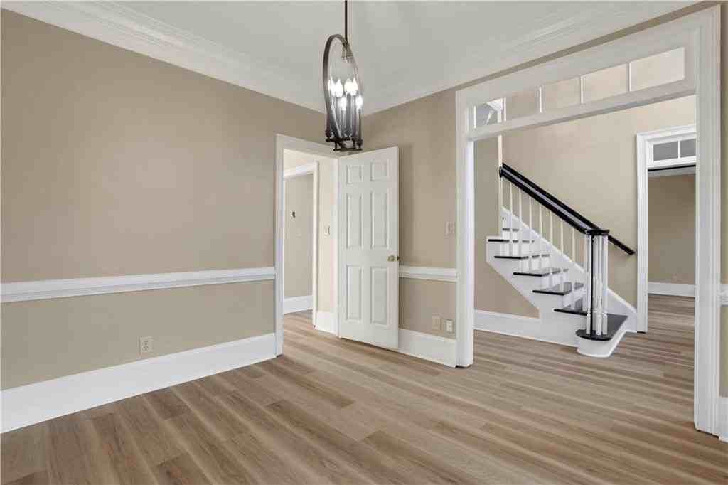 2020 Oak Ln - Photo 7 of 32