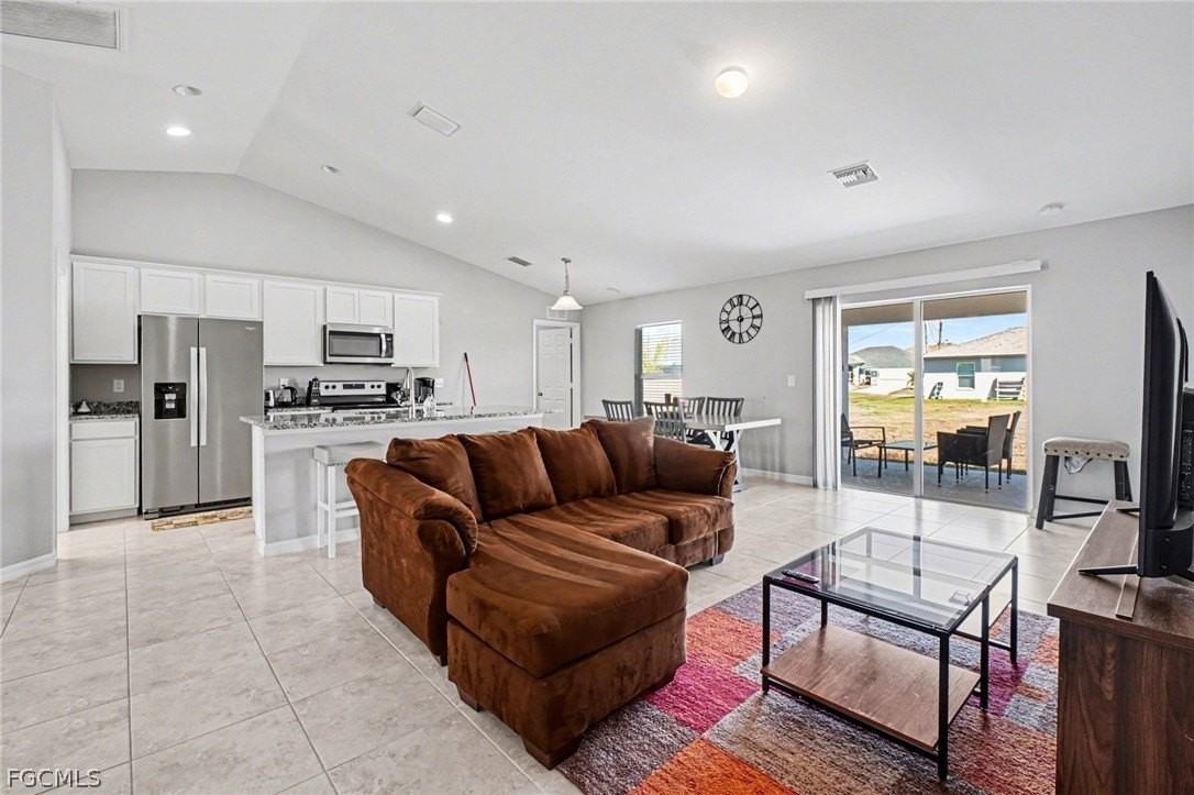 3217 Nw 3rd Ave - Photo 3 of 15