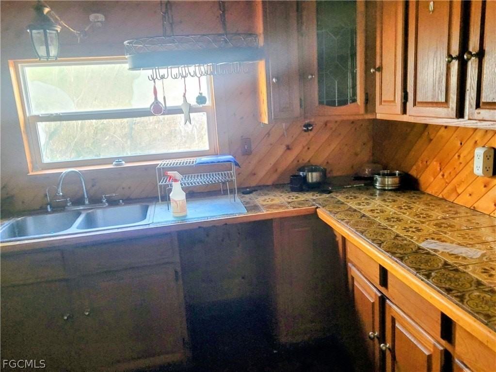 8230 Tolles Dr - Photo 5 of 13