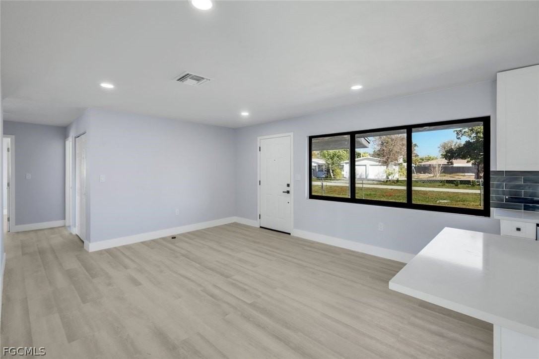 1389 Pine Ave - Photo 6 of 23