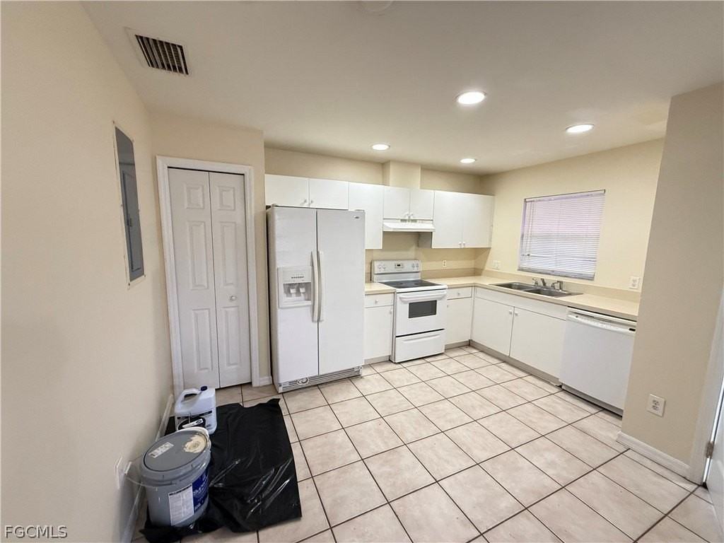 2217 Leda Ave S - Photo 2 of 10