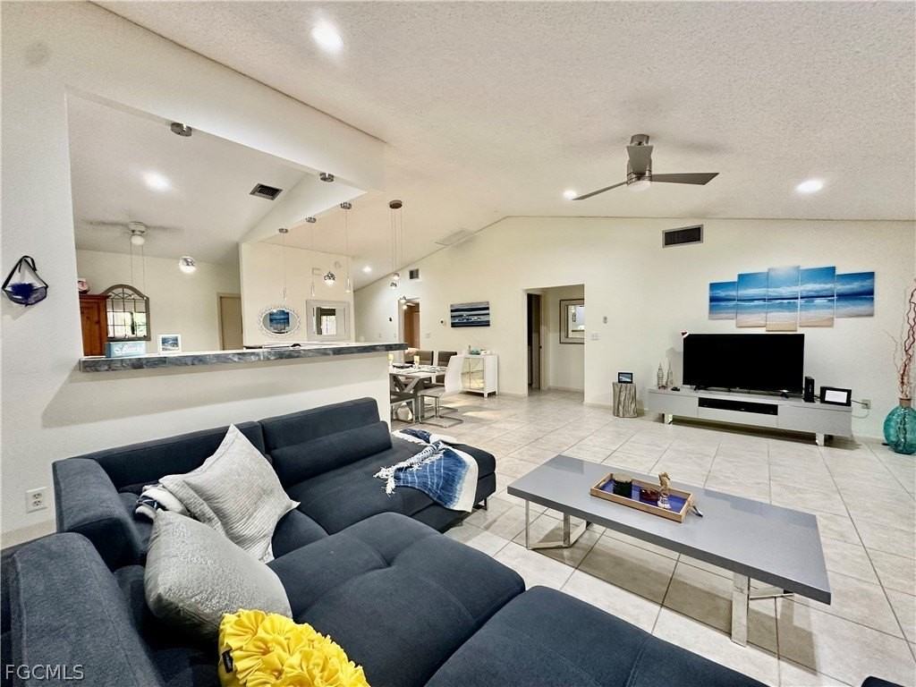 13212 Tall Pine Cir - Photo 6 of 23