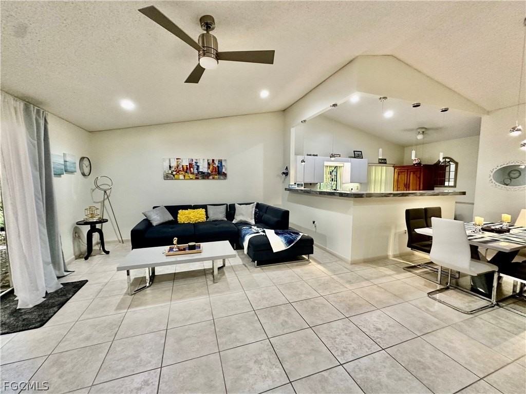 13212 Tall Pine Cir - Photo 7 of 23