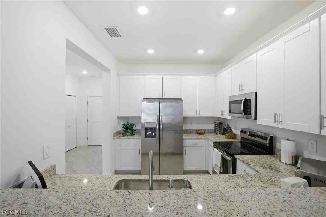 14303 Pine Lodge Ln - Photo 2 of 50