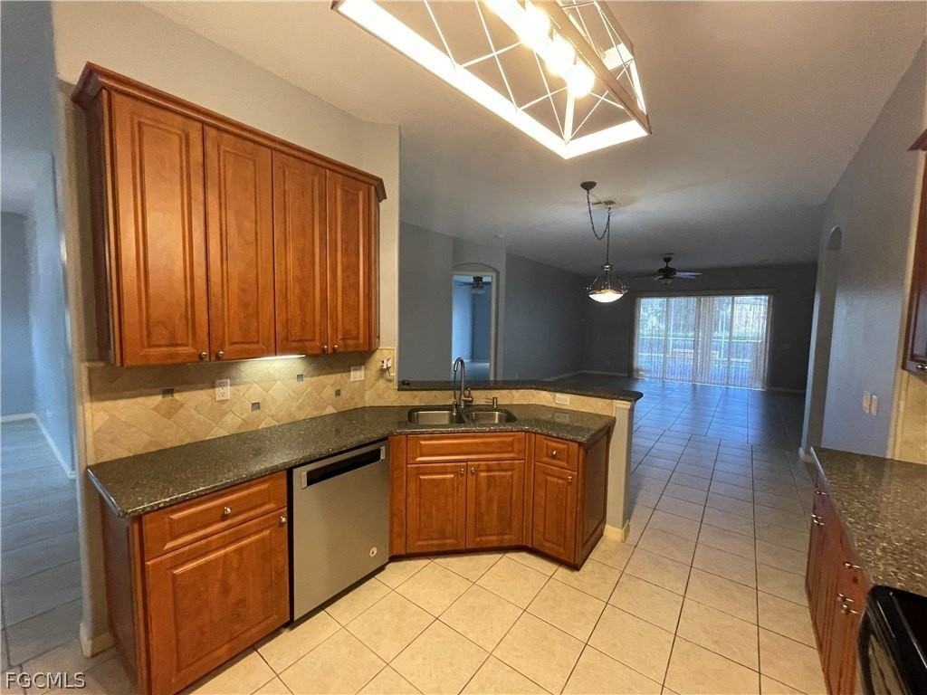 3023 Lake Manatee Ct - Photo 7 of 29