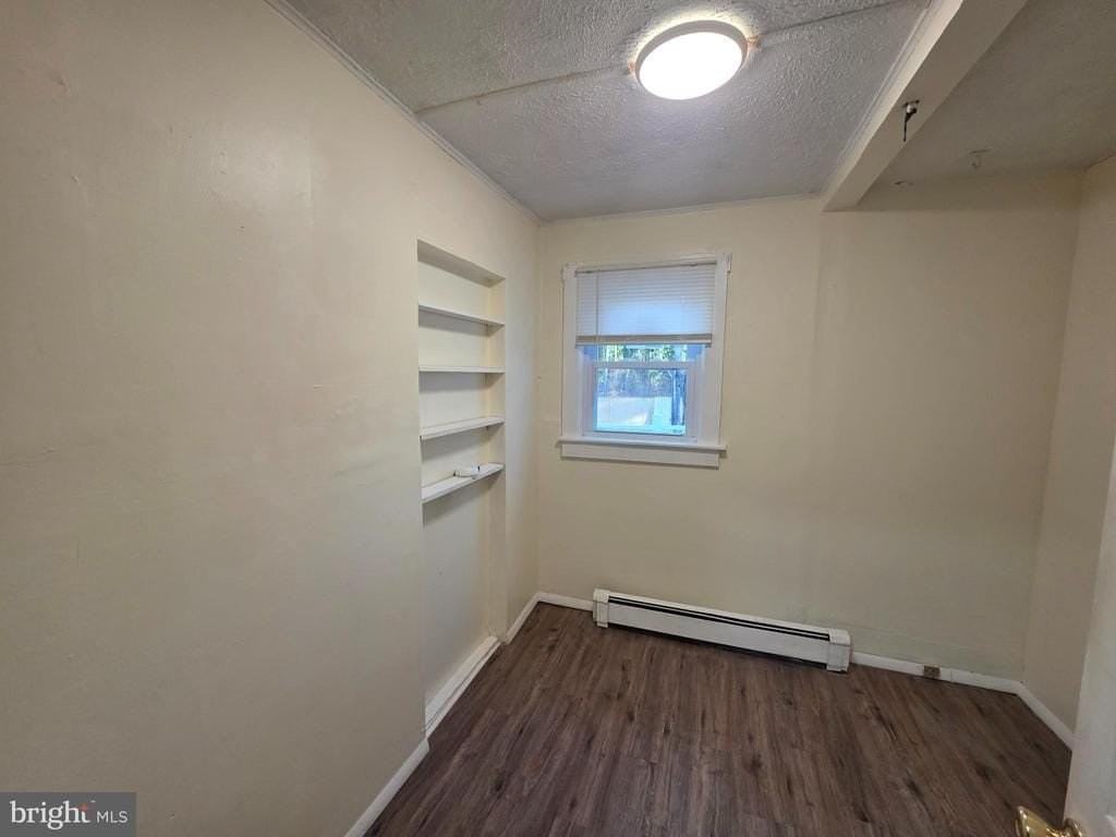 110 Howard Ave - Photo 3 of 11