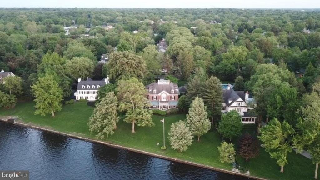 605 Bank Ave - Photo 4 of 22