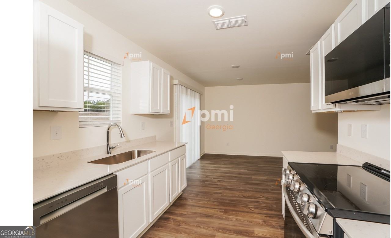 182 Kinsale Dr - Photo 3 of 15