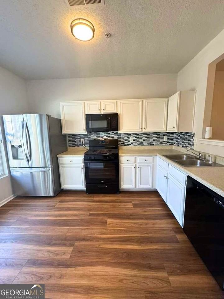 1748 Broad River Rd - Photo 3 of 20
