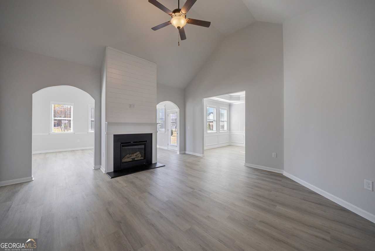 931 Park Place St - Photo 4 of 17