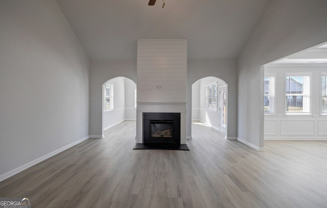 931 Park Place St - Photo 5 of 17