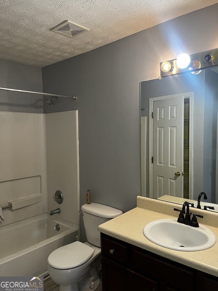 6675 Princeton Park Ct - Photo 3 of 7