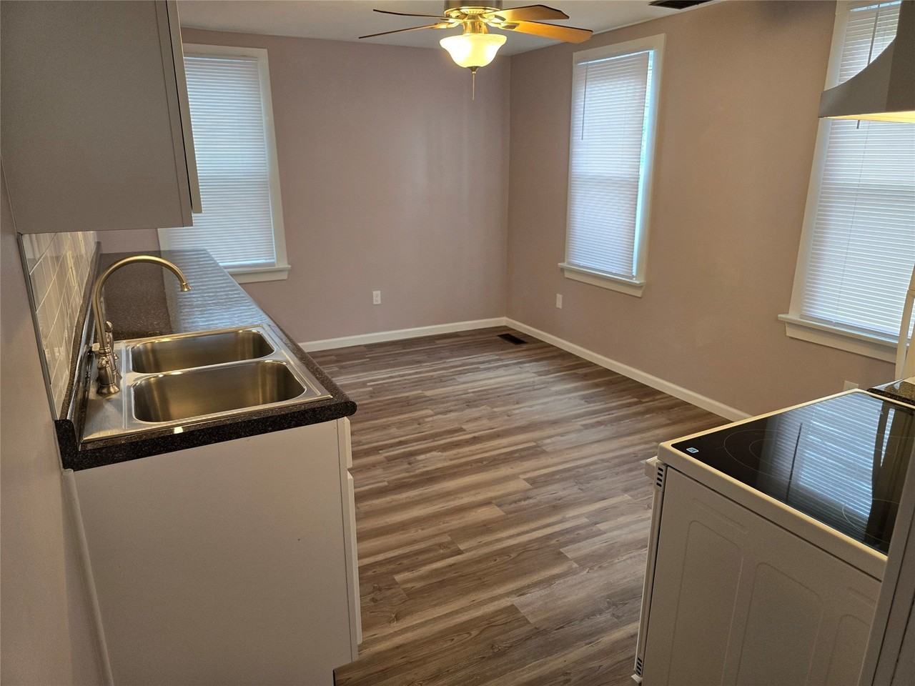 112 E Plum St - Photo 5 of 12